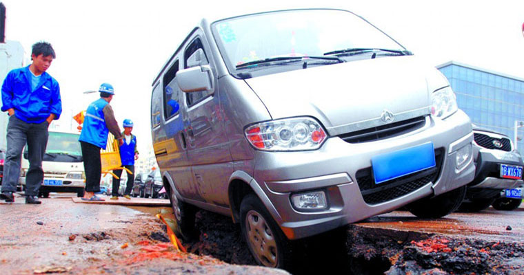 未设置施工警示标志牌道路